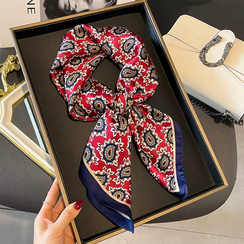 Foulard carré Design pour femmes