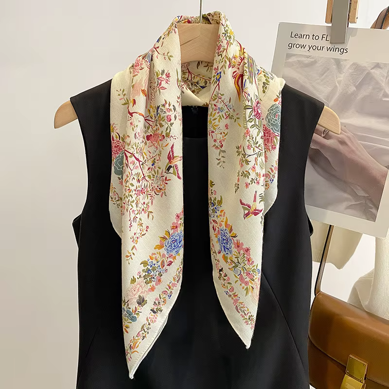 70 cm nouvelle mode carré écharpe femmes imprimé fleuri Design Bandanas dame foulards bandeau mouchoir cheveux marque de luxe en gros