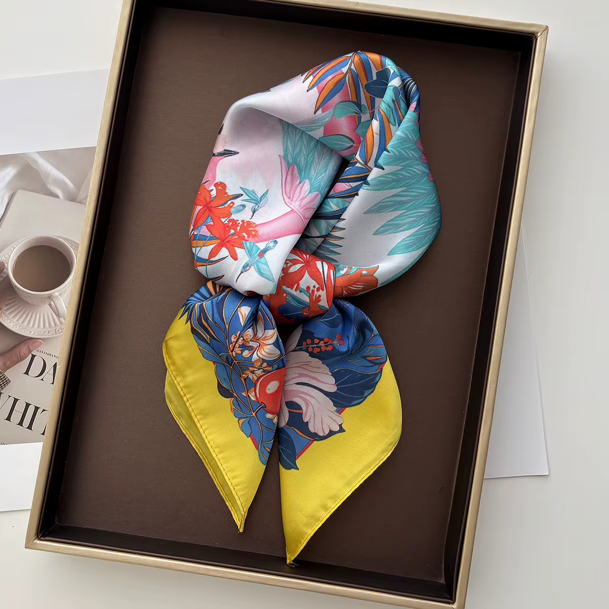 Foulard carré imprimé pour femme en satin imitation soie