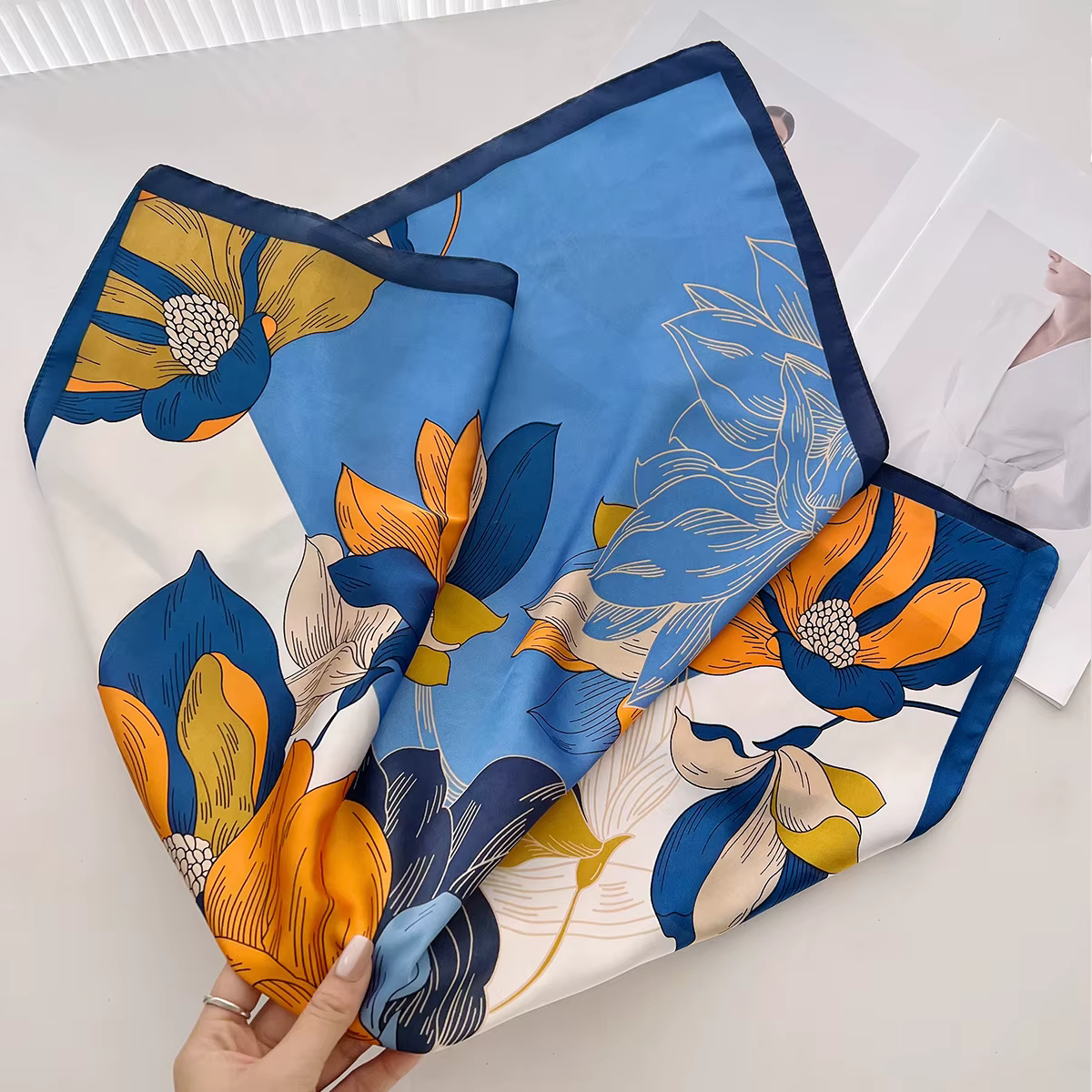 Foulard carré pour femmes
