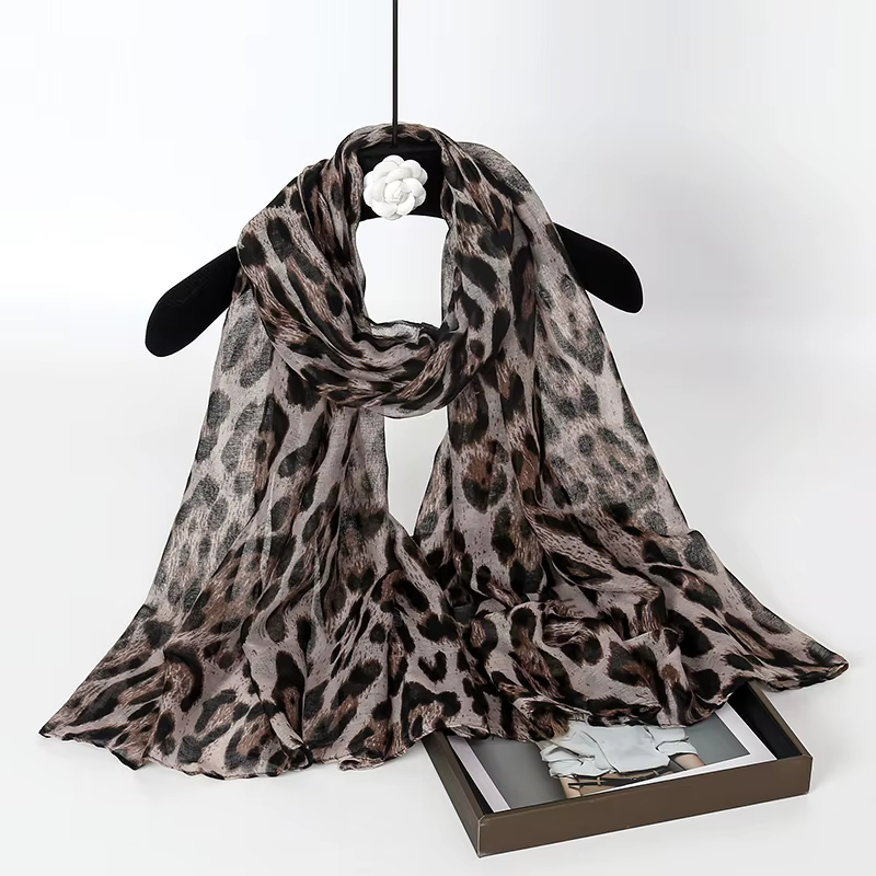 Foulard imprimé léopard en Voile pour femmes, foulard de luxe, mode printemps et été, châle polyvalent pour femmes, offre spéciale