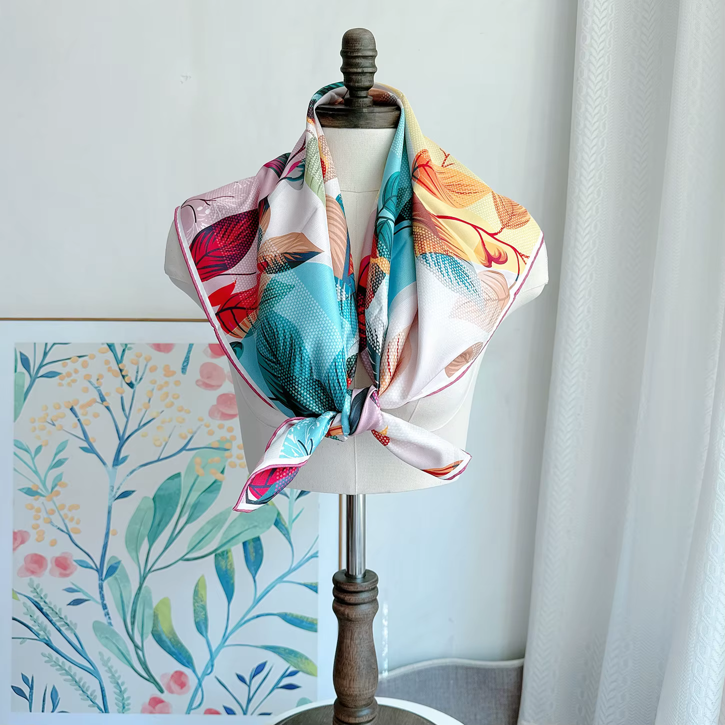 Foulard en soie imprimé végétal coloré