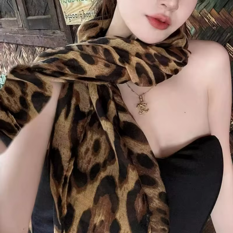 Écharpe vintage en mousseline de soie à imprimé léopard pour femme
