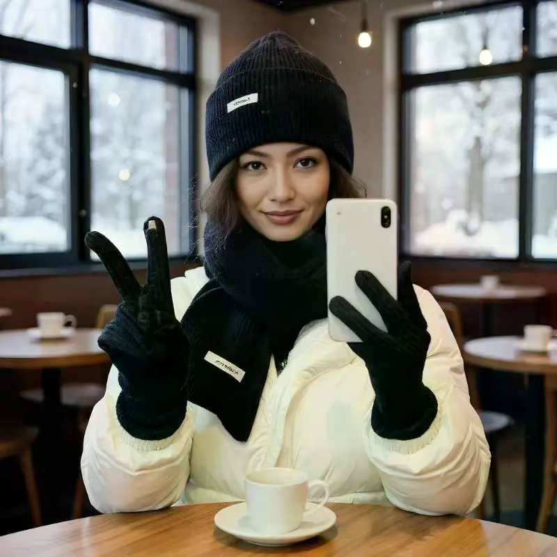 Écharpe tricotée d'hiver pour femme