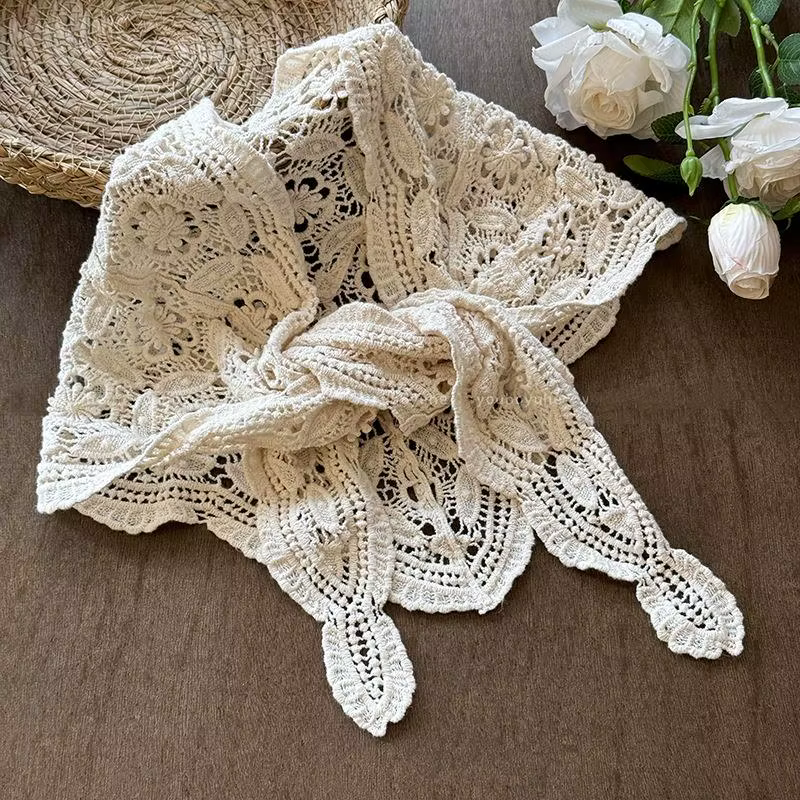 Boho fait à la main Crochet creux écharpe pour femmes Triangle foulard été dentelle florale