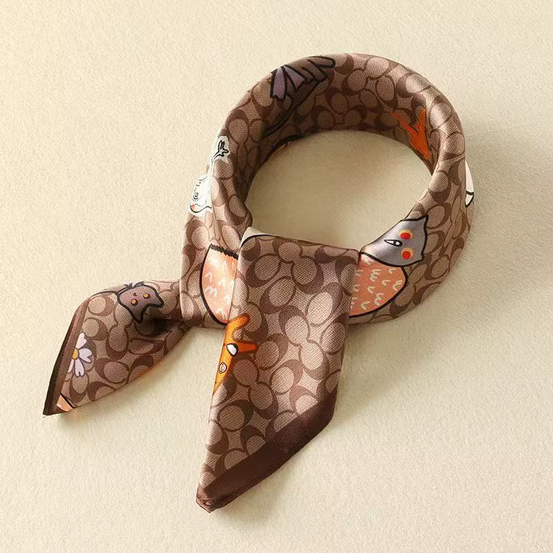 Nouveau Foulard Carré en Soie pour Femme