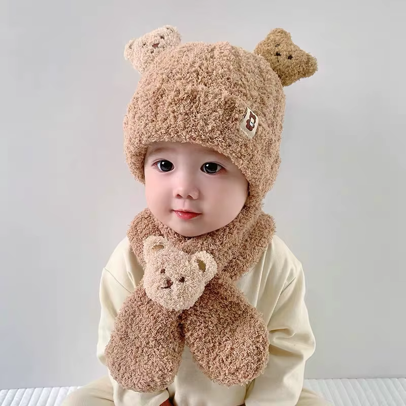 Chapeau et écharpe pour bébé