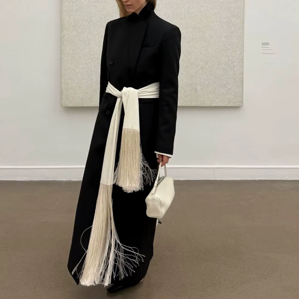 Écharpe longue chic en satin pour femme