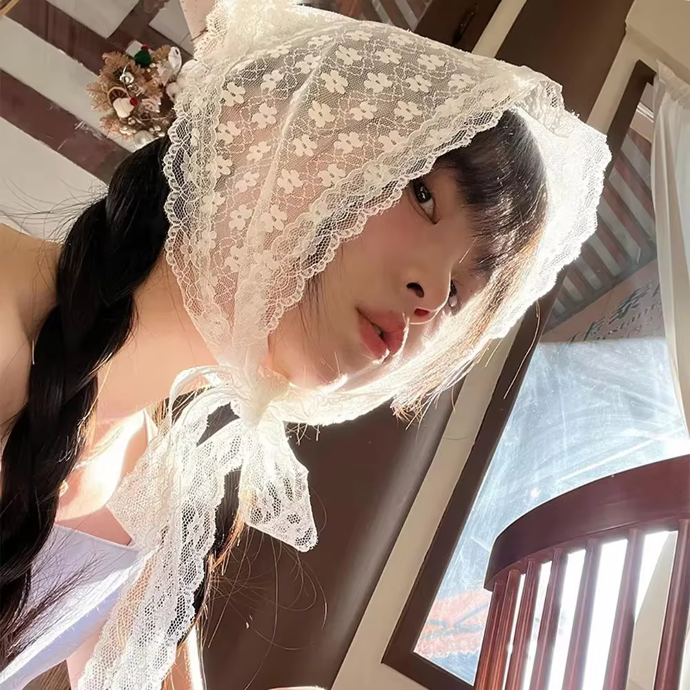 Écharpe à fleurs en dentelle douce blanche