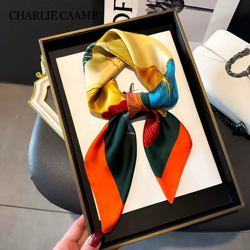 Foulard carré en soie feuille de Ginkgo coloré pour femme