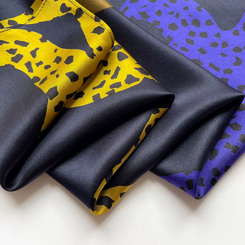 Foulard léopard 100% naturel en soie véritable pour femmes