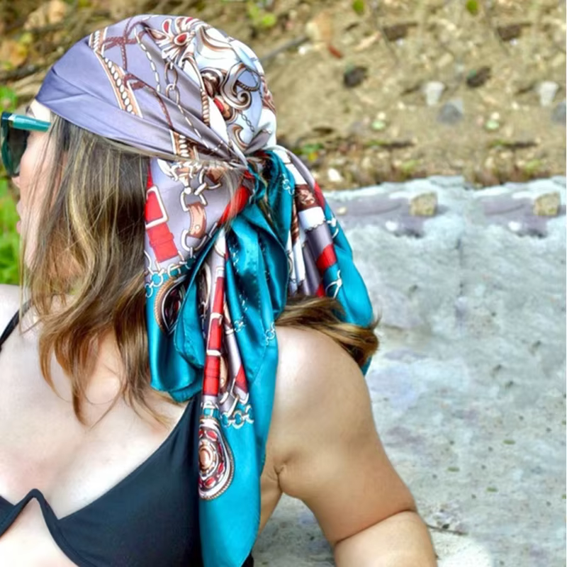 Foulards carrés en soie pour femmes