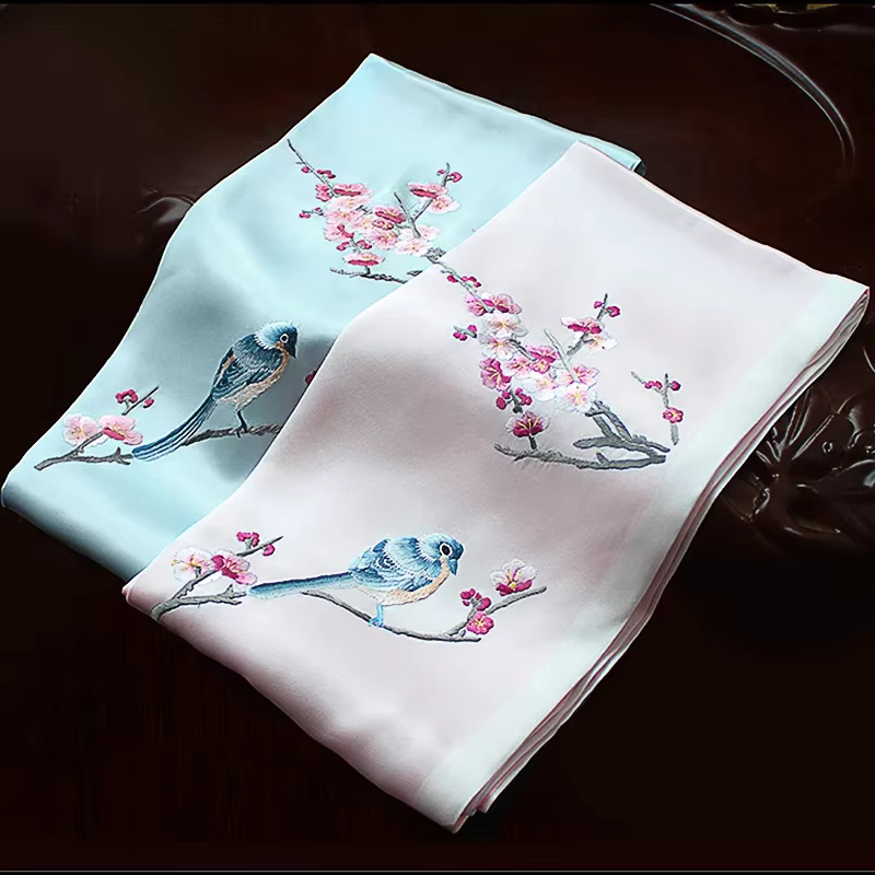 Écharpe Brodée à la Main pour Femme