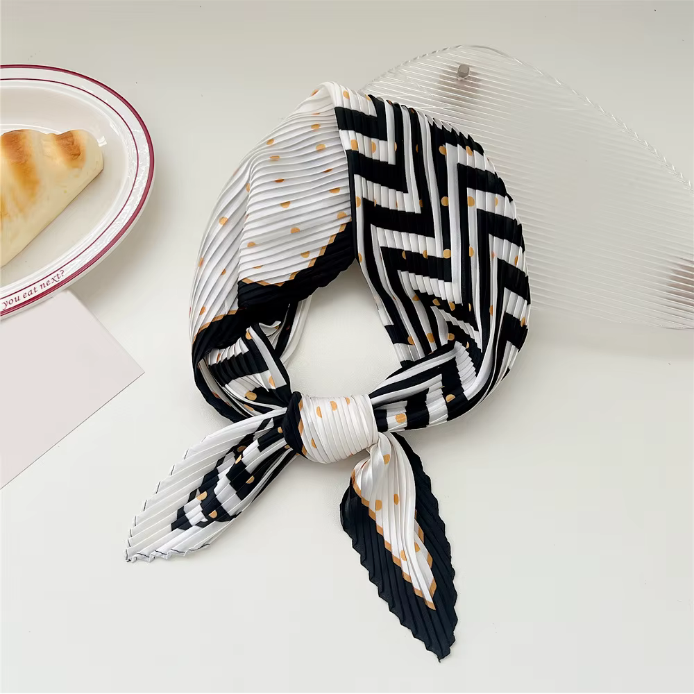 Foulard plissé à imprimé floral