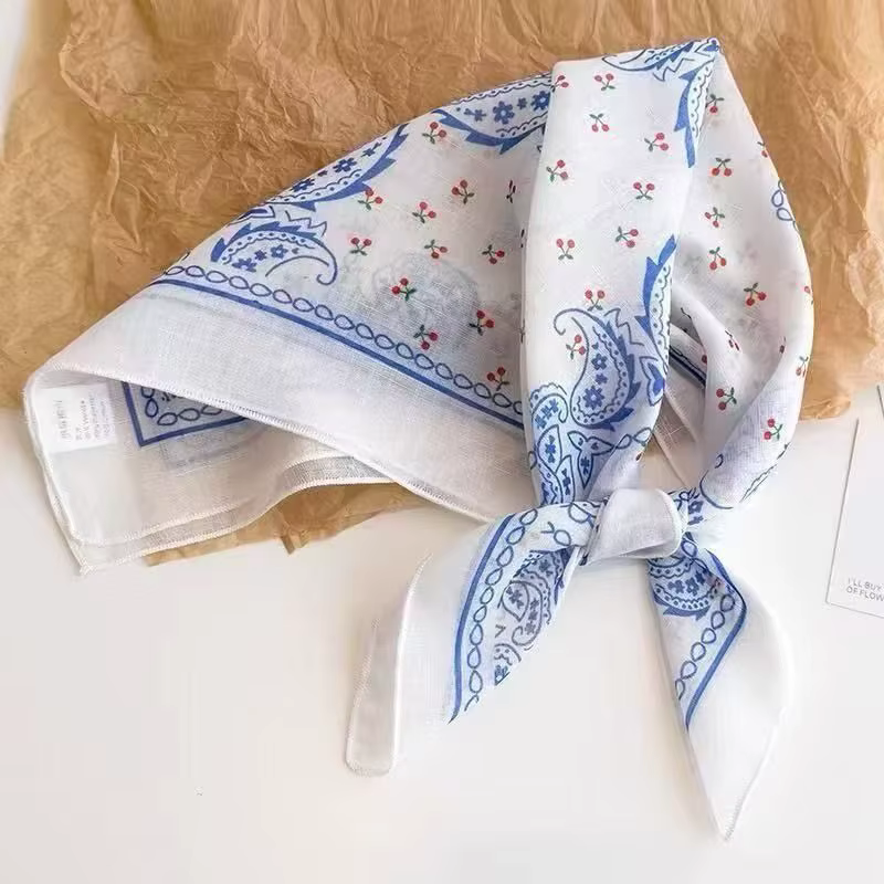 Foulard carré imprimé cerises pour femme