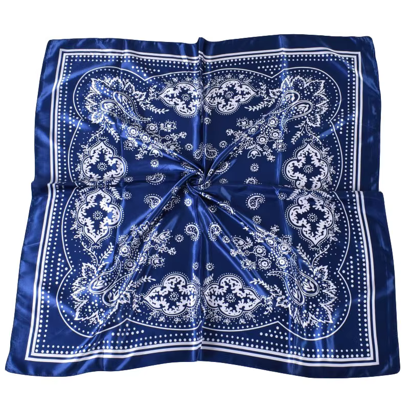 Foulard carré en soie pour femme