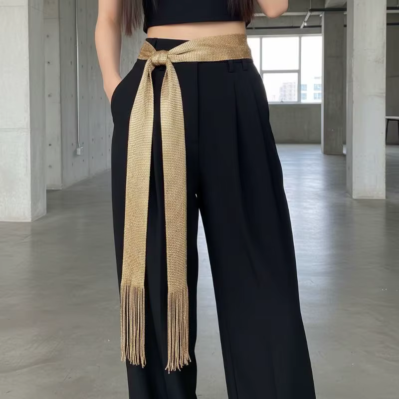 Écharpe en tissu à franges et pompons