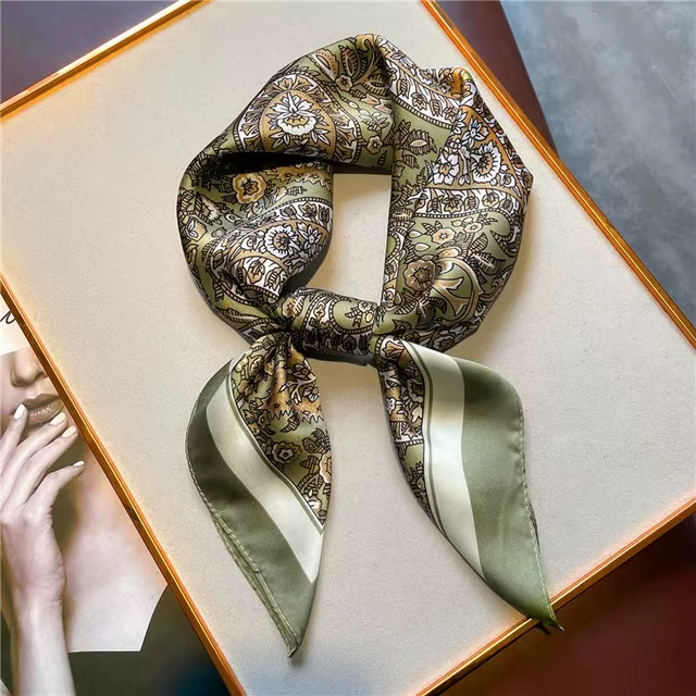 Nouveau foulard en soie foulard carré en soie pour femmes