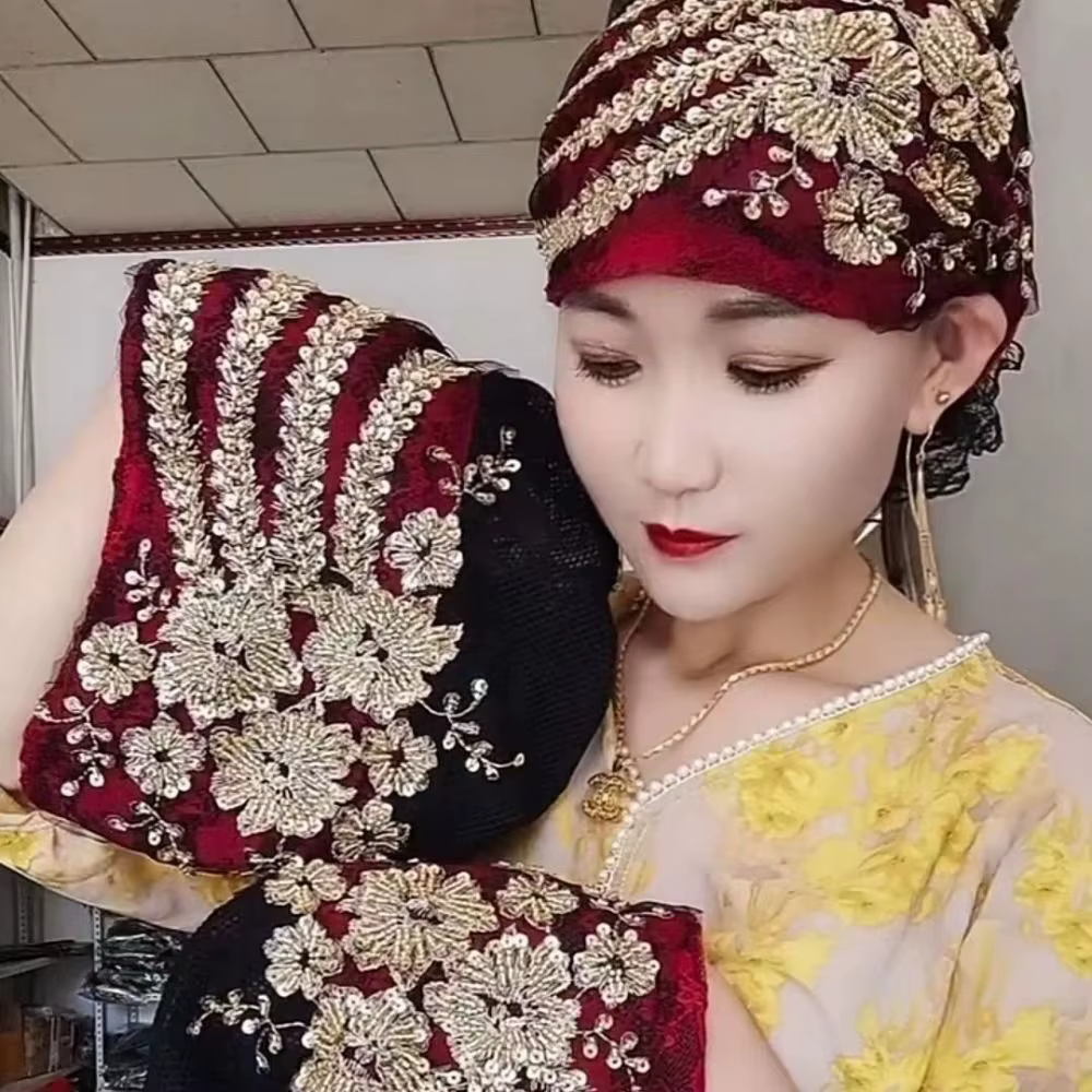 Foulard de tête en dentelle