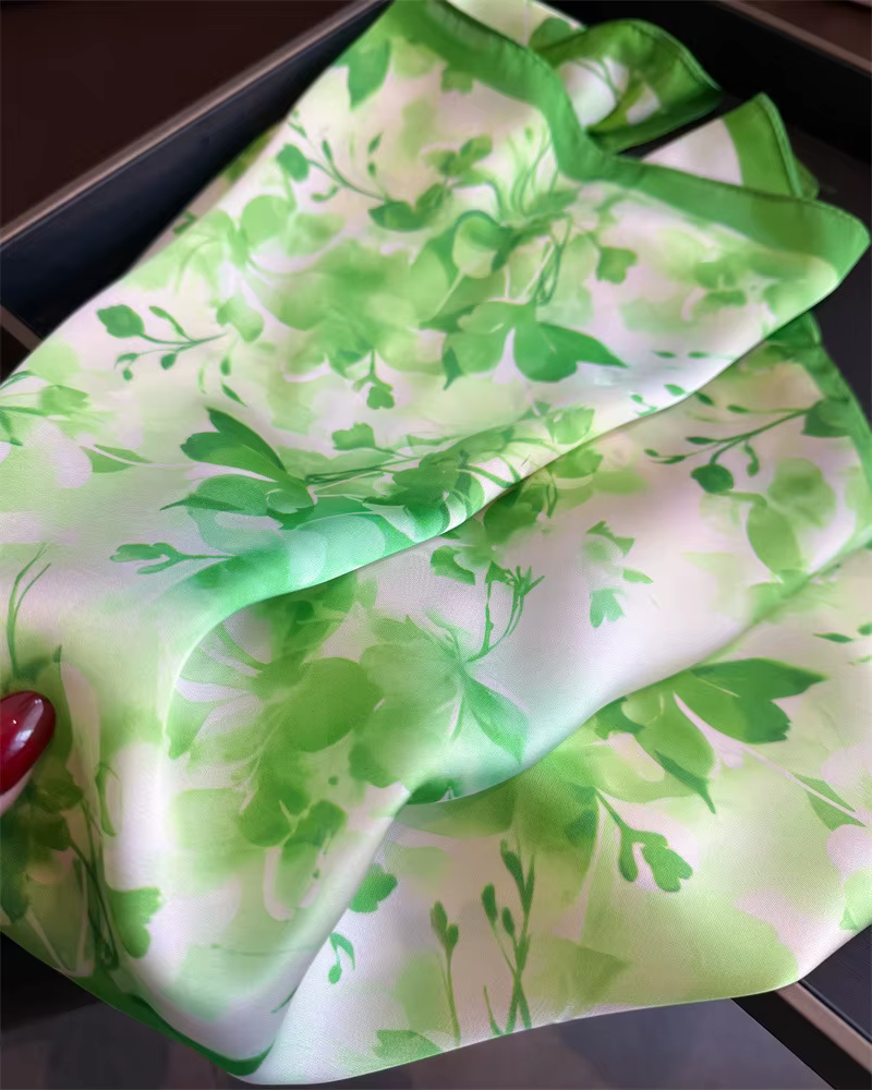 Écharpe carrée verte tendance 70*70cm pour femmes