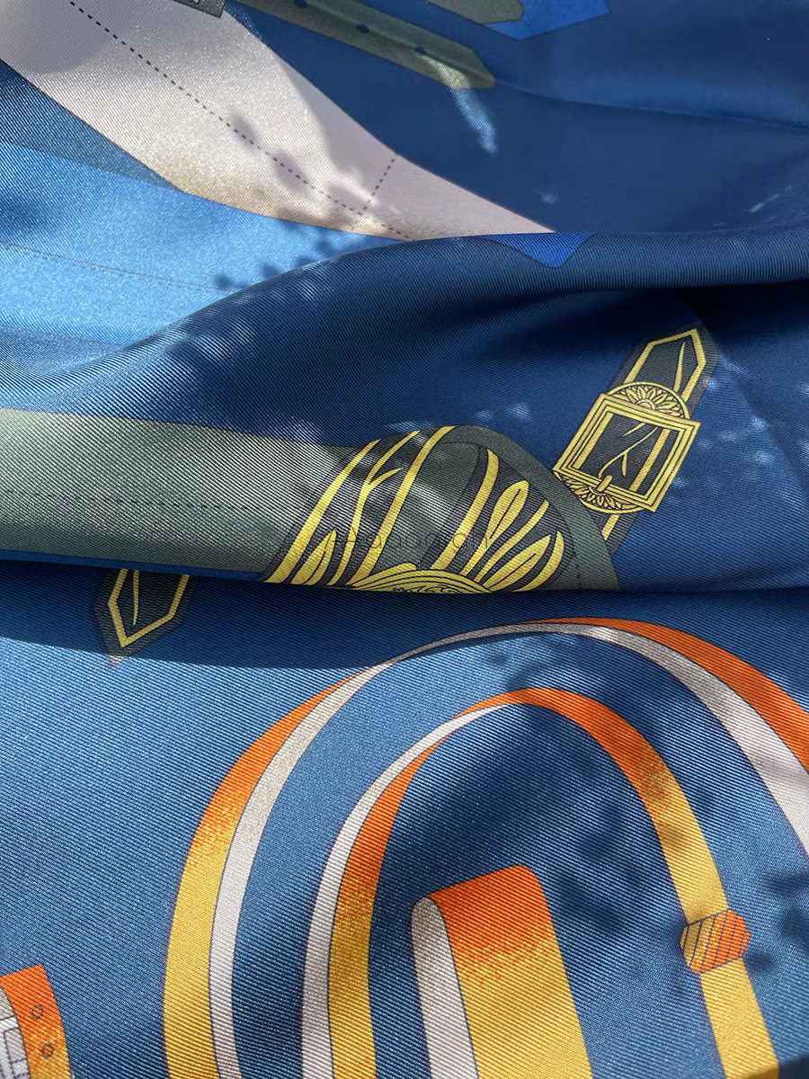Foulard carré en soie 90CM