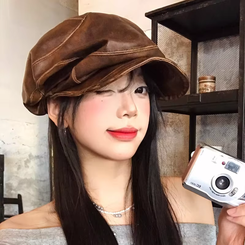 Bérets en cuir PU plissés personnalisés de Style Wasteland pour femmes