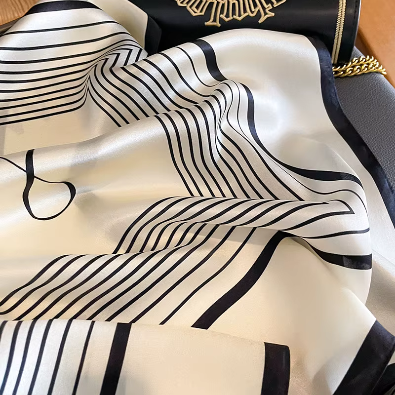 Group châle injSquare design pour femme