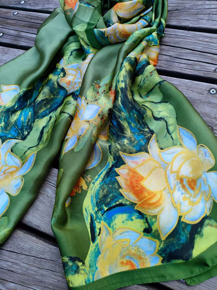 Élégant foulard en soie pour femme