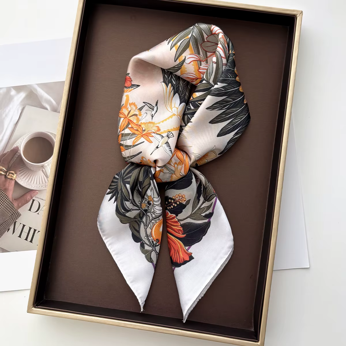 Foulard carré imprimé pour femme en satin imitation soie