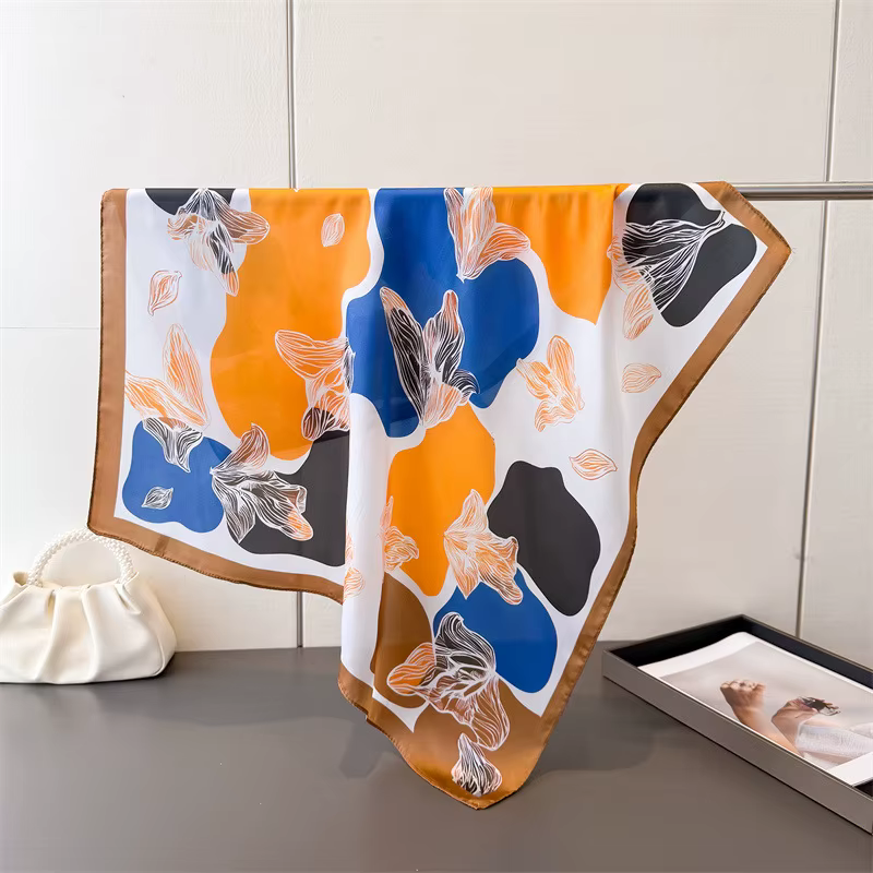 Foulard carré imprimé pour femme