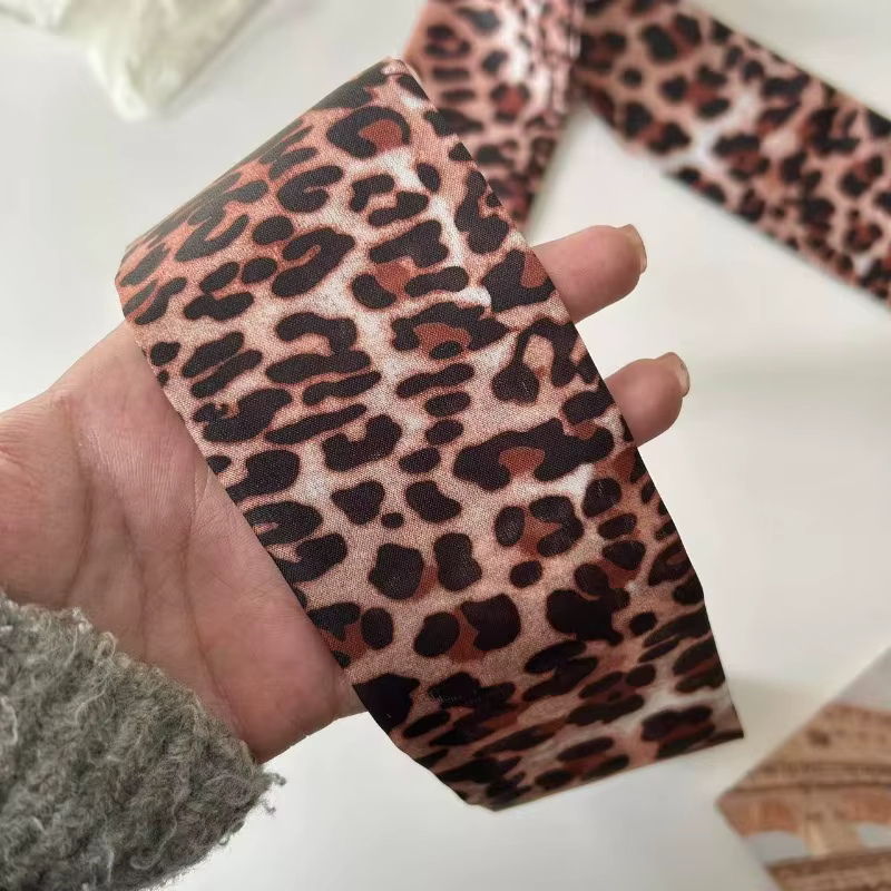 Nouveau foulard en soie imprimé léopard