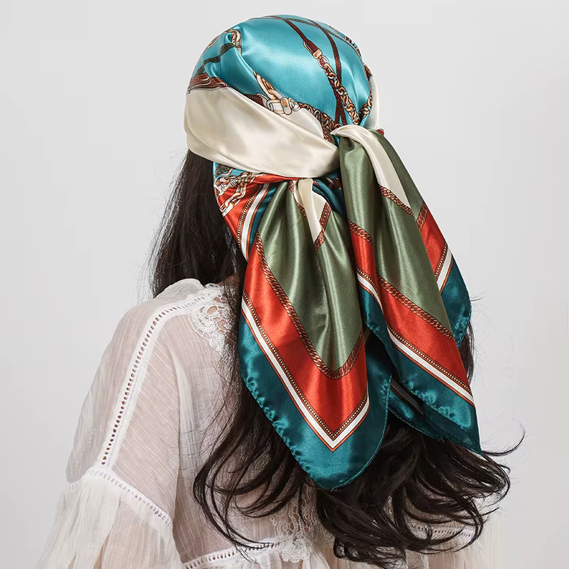 Foulard Carré en Soie de Luxe pour Femme 90x90cm