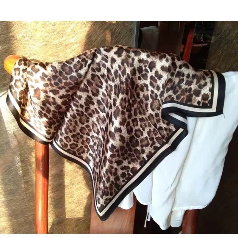 Foulard de cheveux de cou léopard pour femme 100%