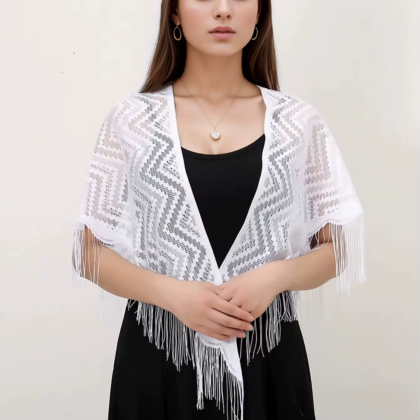 Écharpe triangulaire à pampilles en dentelle brodée tendance pour femme