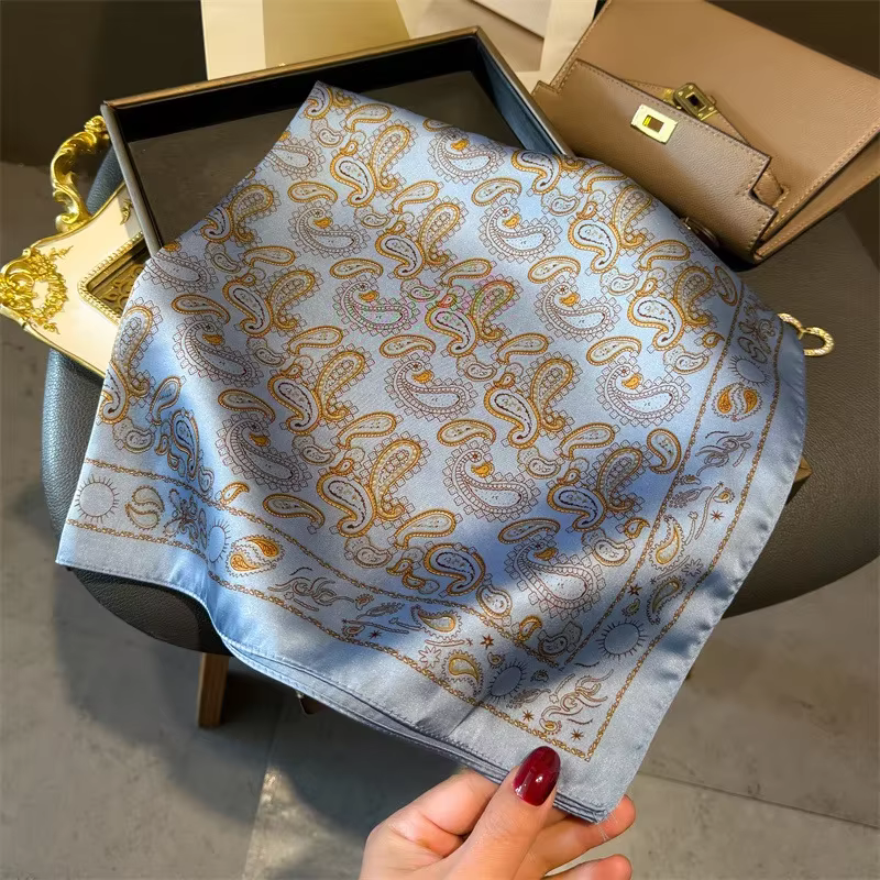 Écharpe carrée en Satin pour femmes