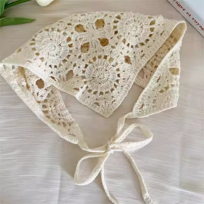 Foulard triangulaire beige pour femme
