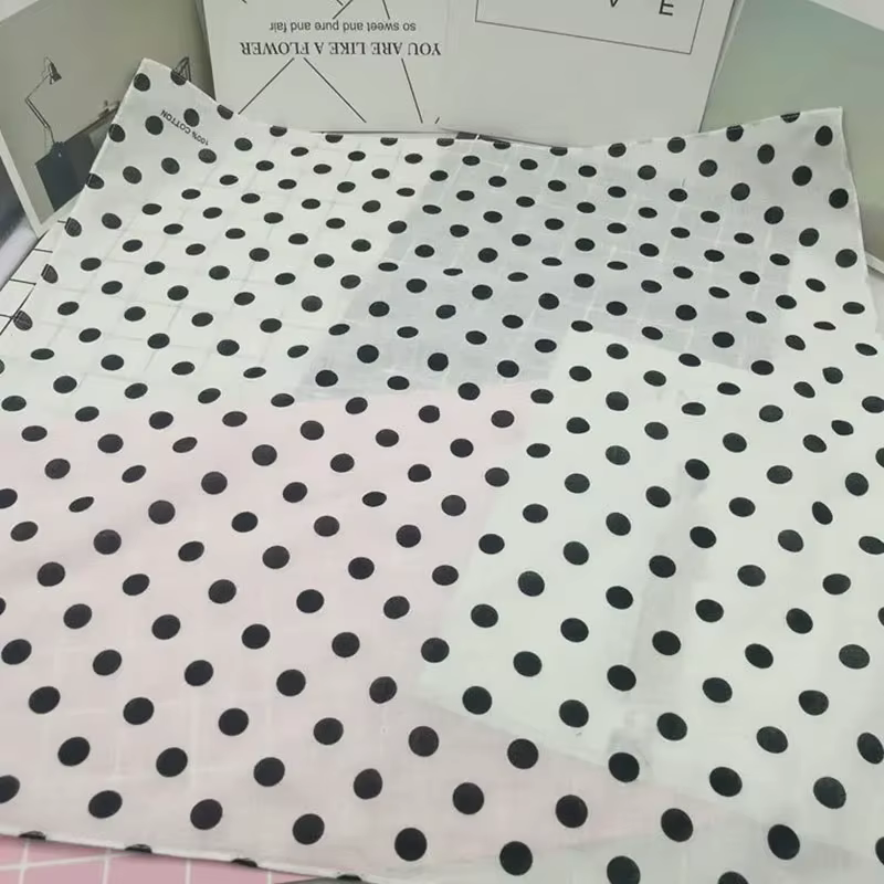 Écharpe carrée en coton à pois pour femmes