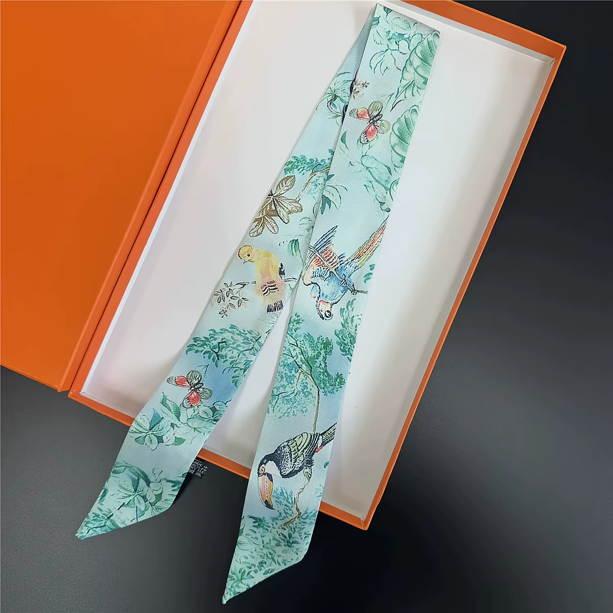 Nouvelle Collection 2026 : Foulard en Soie Twilly 90cm pour Femme – Rubans de Sac de Marque de Luxe