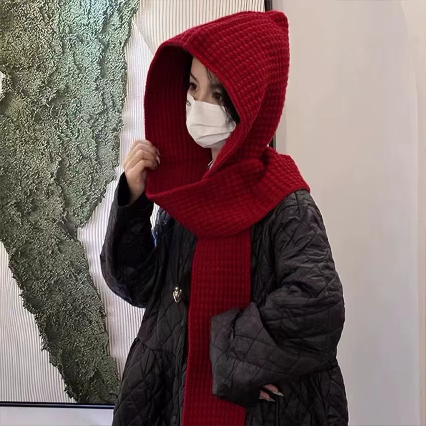 Écharpe à capuche tricotée