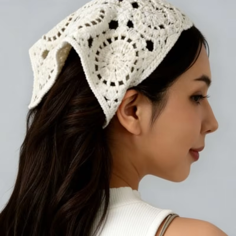 Foulard triangulaire en crochet pour femme