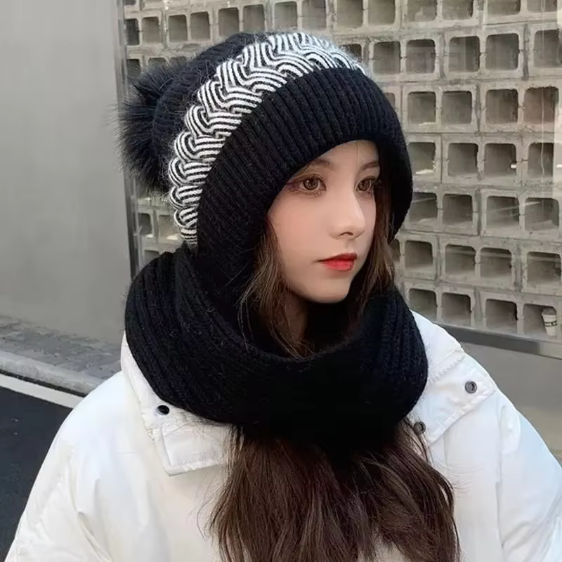 Bonnet et écharpe tout-en-un pour femme