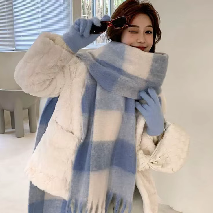 Nouvelle écharpe pour femmes hiver Style coréen Couple sensation bleu et blanc Plaid mode polyvalent châle épaissi