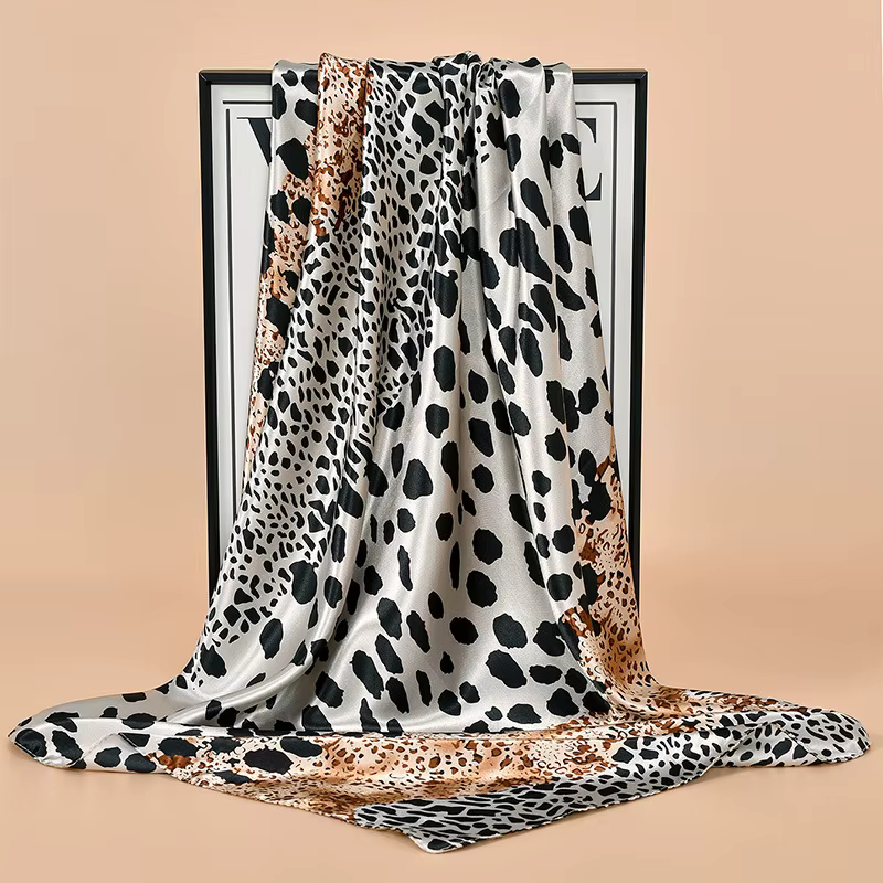 Nouveau Foulard Carré Imprimé Léopard 2026 pour Femme
