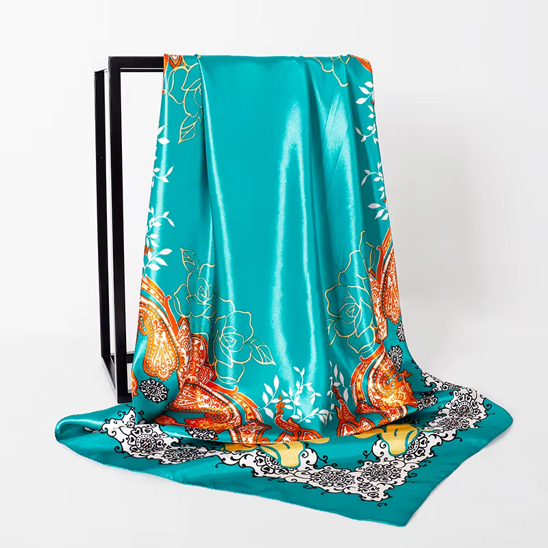 Foulard carré en soie pour femmes