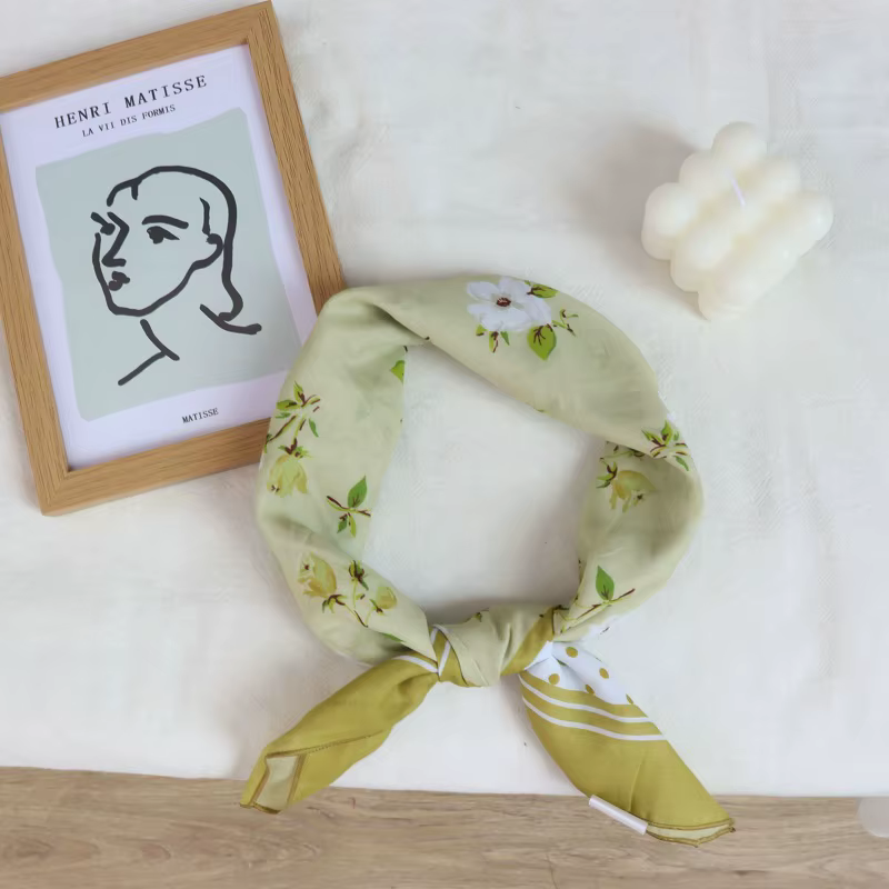 Foulard carré cerise 100% coton