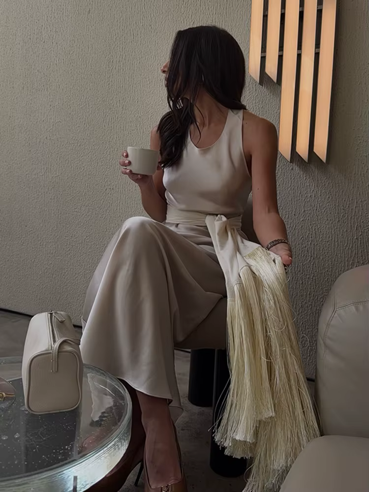 Écharpe en satin à franges et pompons