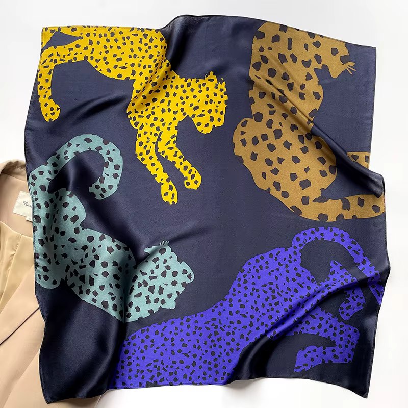 Foulard léopard 100% naturel en soie véritable pour femmes