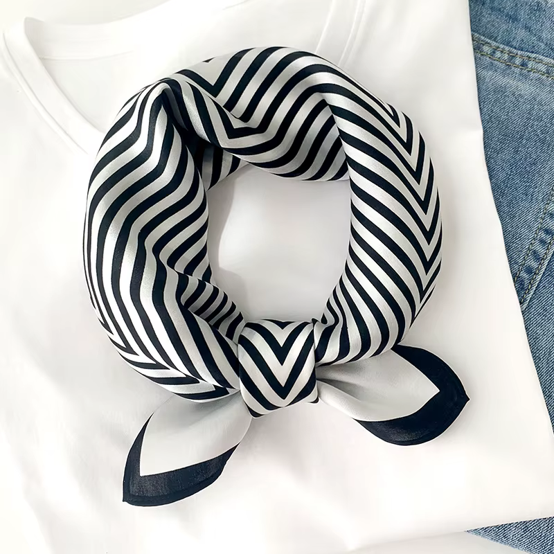 Femmes 70*70 cm carré Foulard en soie/écharpes de luxe enveloppement 2025 cheveux cravate bande sac chaîne doux