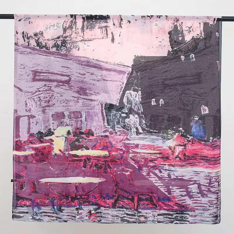 Écharpe en soie imprimée « Café Terrace At Night » de Van Gogh pour femmes