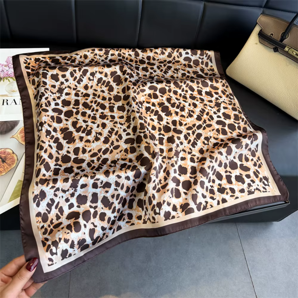 Nouveau Foulard Carré Imprimé Effet Soie pour Femme